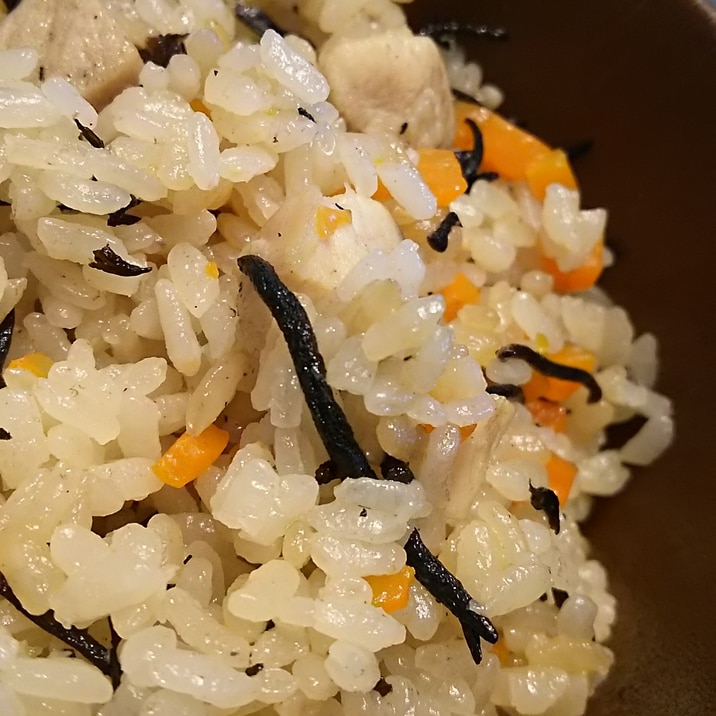 簡単！沖縄の炊き込みご飯ジューシー